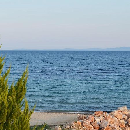 Lemon Beach Front Apartment, Nikiti Kültér fotó