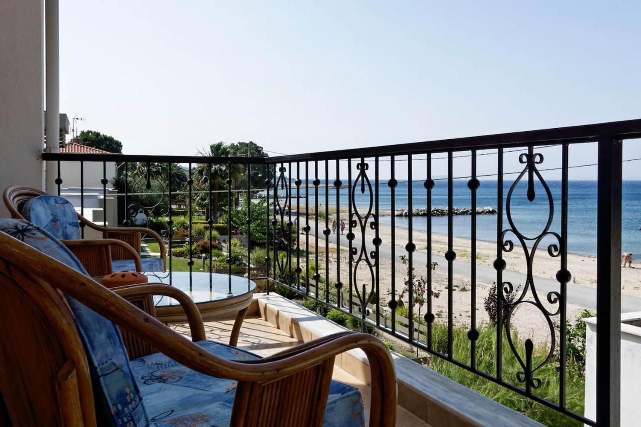 Lemon Beach Front Apartment, Nikiti Kültér fotó