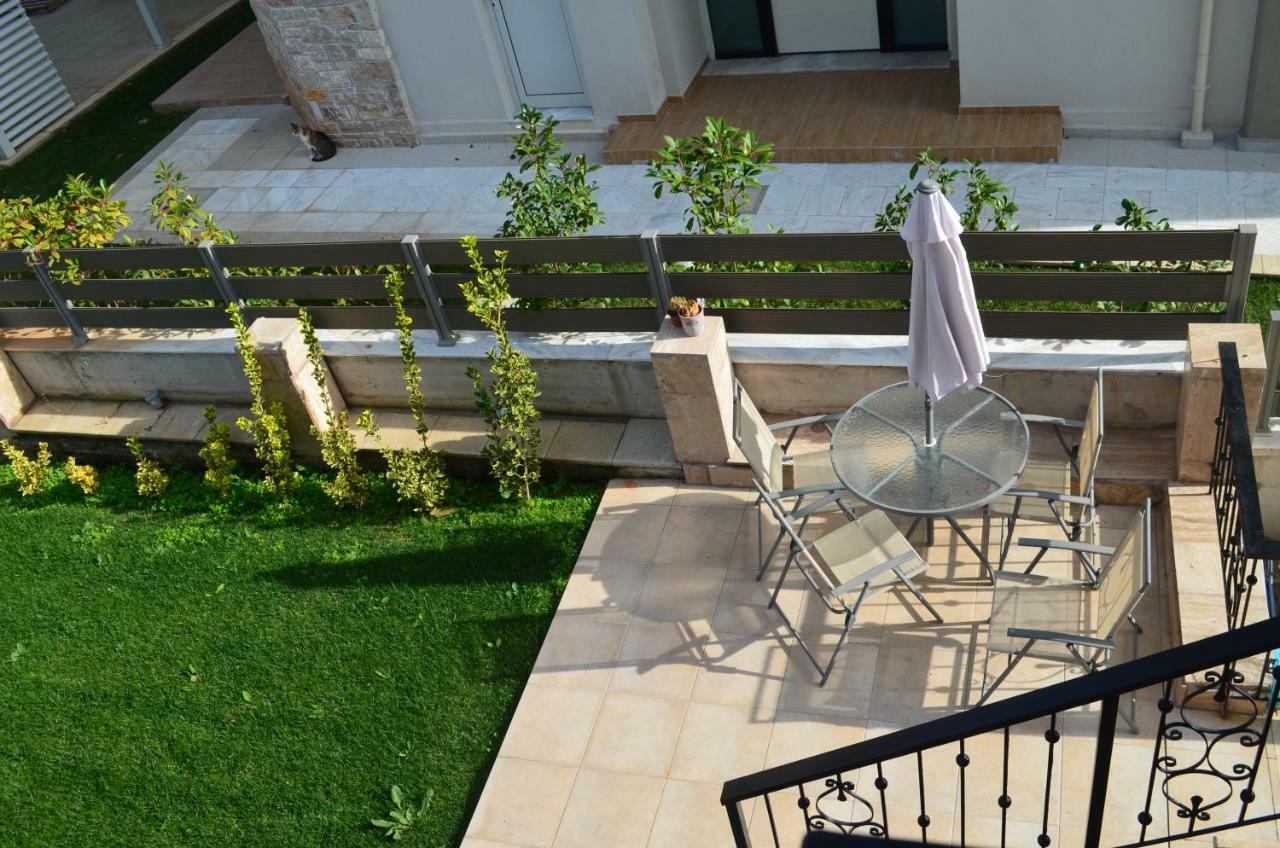 Lemon Beach Front Apartment, Nikiti Kültér fotó